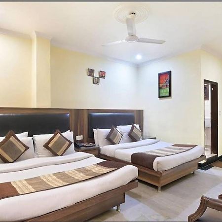 Hotel Perfect Spot- Main Bazar - Walking Metro Station New Delhi Exterior photo