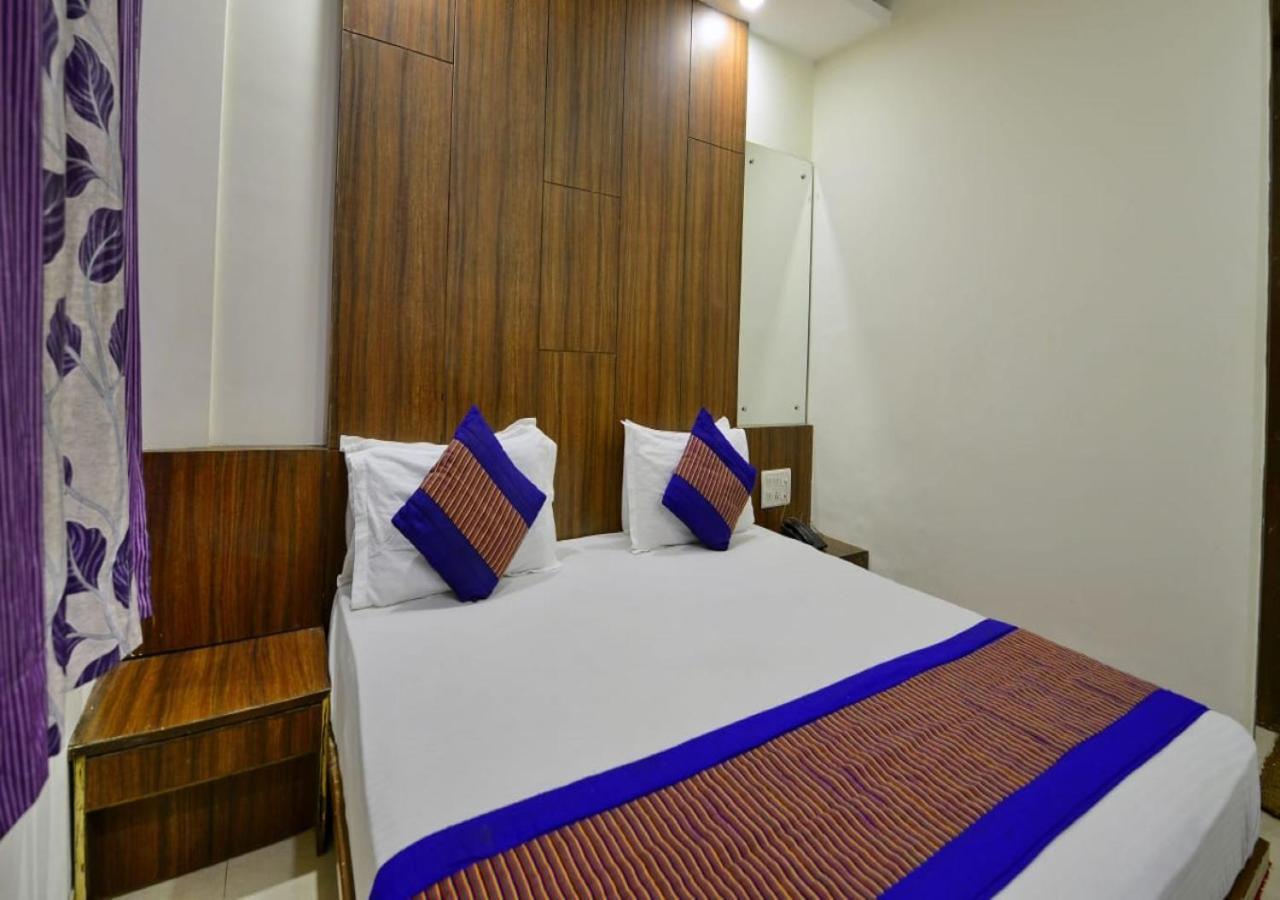 Hotel Perfect Spot- Main Bazar - Walking Metro Station New Delhi Exterior photo