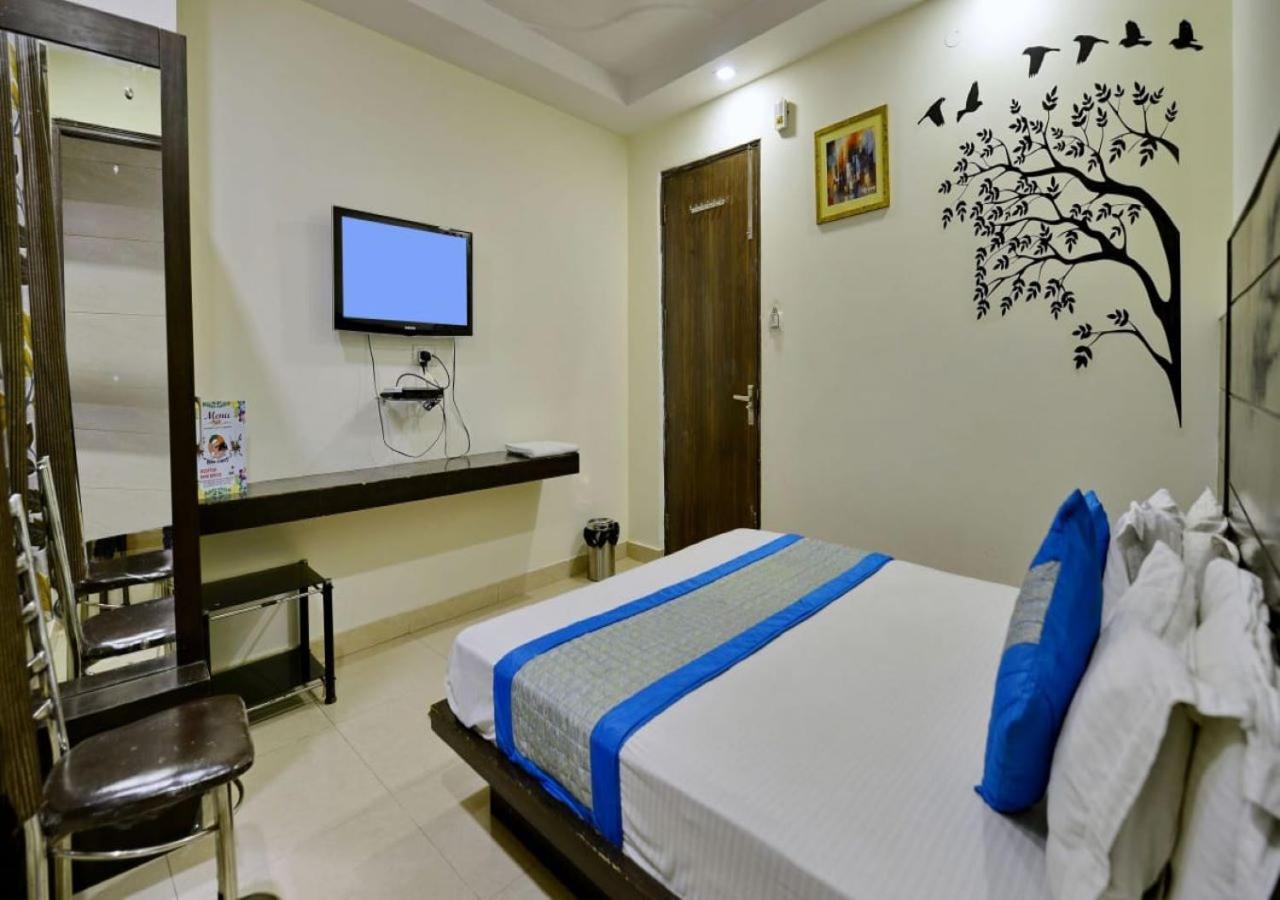 Hotel Perfect Spot- Main Bazar - Walking Metro Station New Delhi Exterior photo