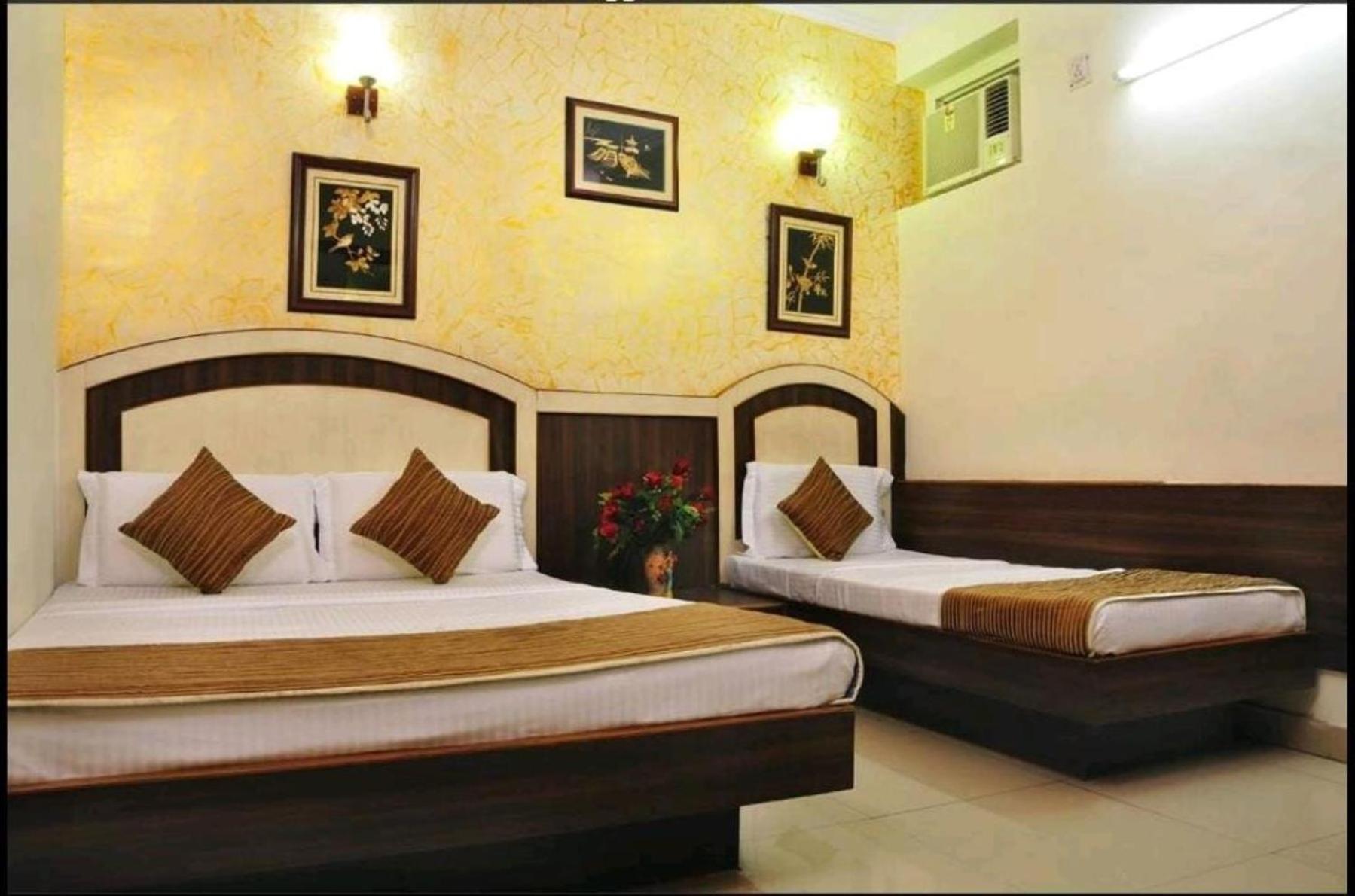 Hotel Perfect Spot- Main Bazar - Walking Metro Station New Delhi Exterior photo